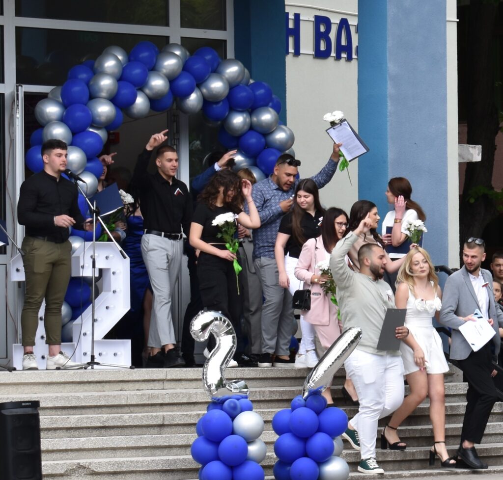 33.1